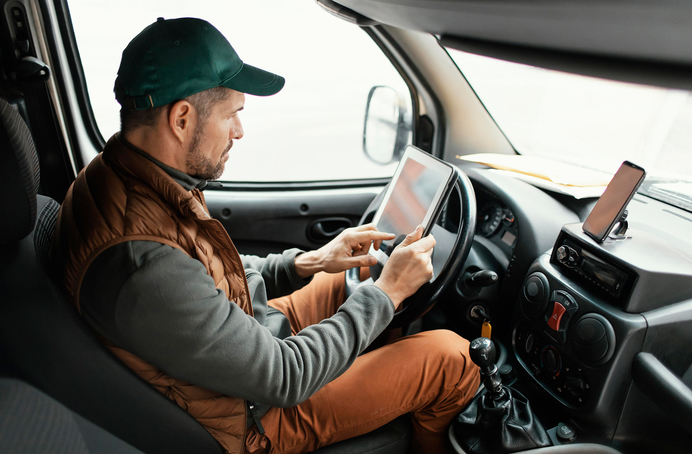 Fleet Management Tracking Systems for Live Location Safety and ROI